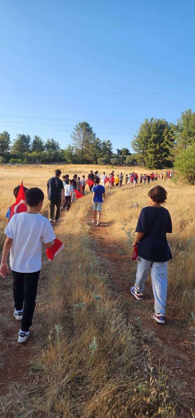 Menteşe’de Genç Yıldızlar’dan Gazze’ye Destek ve Şehitlere Vefa Yürüyüşü 3